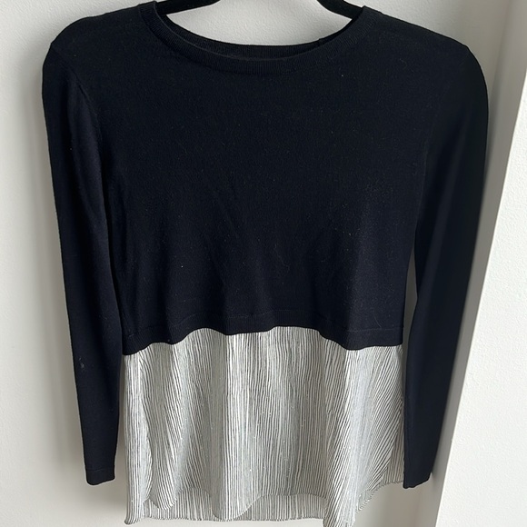 Club Monaco navy sweater - Picture 2 of 3